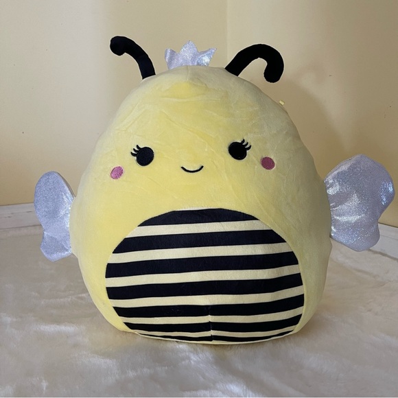 yellow bug squishmallow